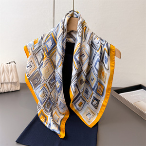 Nueva flor romántica 70*70cm pequeña bufanda cuadrada diadema protector solar chal Oficina señoras poliéster Bandanas corbata pequeñas bufandas de cuello - Product Image 1