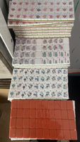 Pfirsichrosa Plastik Amerikanische Mahjong-Steine 4-Schichtig Graviert Tragbares Luxus-Geschenkset für Familienunterhaltung
