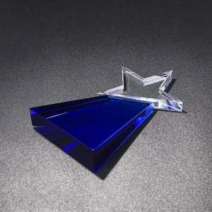 Trophée étoile en verre bleu personnalisé Écrits de logo gravés au laser en cristal clair pour les événements de danse <span class=keywords><strong>Concours</strong></span> de beauté scolaire Poli - Product Image 4