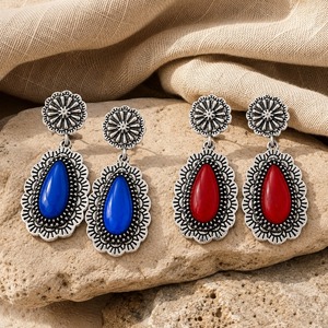 Orecchini bicolore rosso e blu, gioielli retrò da donna per tutti i giorni, idee regalo - Product Image 1