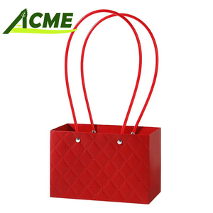 Vente en gros de boîte à fleurs trapézoïdale en relief <span class=keywords><strong>macaron</strong></span> couleur sac à main emballage en carton cadeau impression carton personnalisée - Product Image 6