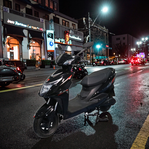 Factory Direct 1000W Motor <strong>Electric</strong> <strong>Motorcycle</strong> New Style 72V Sport Bike Hot Selling for Adult Food Delivery E-<strong>Motorcycle</strong> - Product Image 5