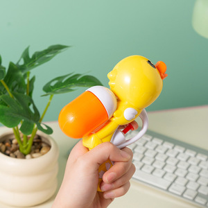 Pistola de agua con forma de pato amarillo, juguete de plástico para niños de 4 a 6 años, para jugar en la playa, estilo de dibujos animados unisex - Product Image 2