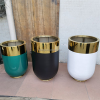 Vas Lantai & Pot Tanaman Stainless Steel Modern Mewah / Pot Bunga Tinggi Besar Warna Emas untuk Dekorasi Rumah & Taman Indoor/Outdoor