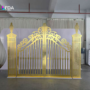 Arco de Boda Personalizado LEDA Profesional con Forma de Puerta de Castillo, Color Dorado, Acrílico, Moderno y Elegante, para Uso en Interiores/Exteriores - Product Image 1