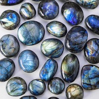 Pierre de cristal de quartz de Labradorite de pierre de lune grise naturelle de Madagascar de haute qualité pour le cadeau
