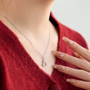 Collar con Colgante de Conejo del Zodiaco, en Plata S925 con Circonia 5A y Calcedonia Blanca, Joyería Fina y Moderna para Mujer, Marca Dylam - Product Image 4