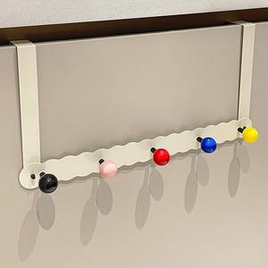 Porte-manteau mural rectangulaire en plastique PP multicolore avec crochets pour vêtements, manteaux, chapeaux et sacs – Idéal pour chambre à coucher - Product Image 2