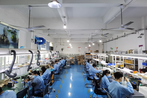 Cầm tay 600MHz-6Ghz <span class=keywords><strong>Drone</strong></span> phát hiện và thiết bị định vị <span class=keywords><strong>FPV</strong></span> UAV tín hiệu Detector 1-2km - Product Image 5