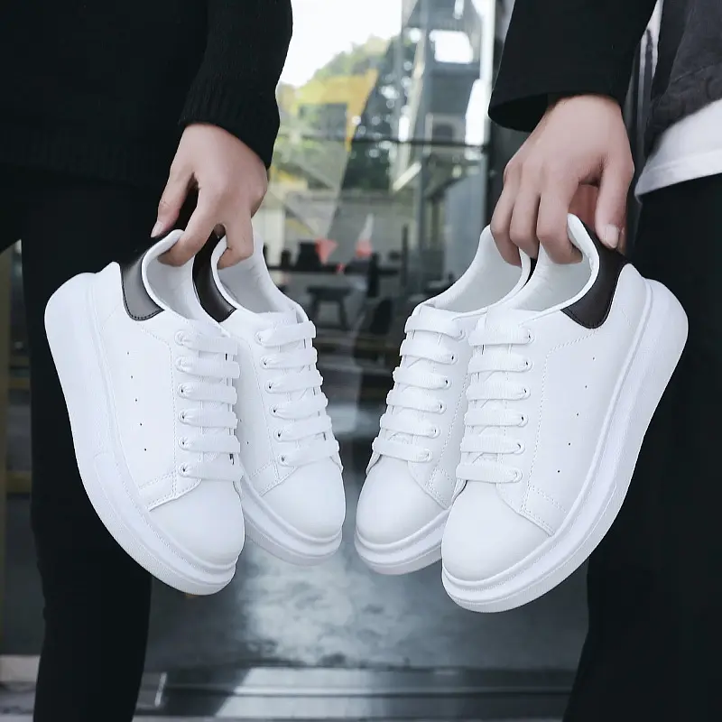 Sapatos para casal, novo sapatos branco versátil respirável de muffin com sola grossa e alta para homens e mulheres t01
