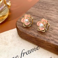 Anting-anting bunga mutiara enamel warna segar bergaya chic musim semi, perhiasan manis untuk wanita