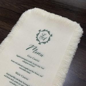 قائمة طعام مخصصة مصنوعة من الكتان 100٪ لدعوات الزفاف مع طباعة شعار مخصص وحواف خام بحد أدنى منخفض للطلب - Product Image 2