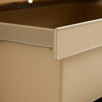 Sistema di Cabina Armadio di Lusso in Legno Scuro con Parete a Specchio, Espositore per Borse Birkin, Mensole LED, Pouf e Design Personalizzato