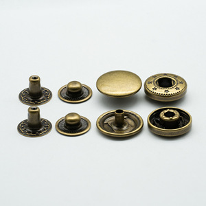 Grand Design Plat Adulte Clips Magnétiques <span class=keywords><strong>Noir</strong></span> <span class=keywords><strong>Bouton</strong></span> Pression Argent Pistolet <span class=keywords><strong>Noir</strong></span> Appuyez sur les Boutons en Métal <span class=keywords><strong>pour</strong></span> Sac - Product Image 5