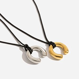 Collier pendentif fer à cheval minimaliste en acier inoxydable avec cordon ciré noir, design géométrique, bijoux de mode - Product Image 1