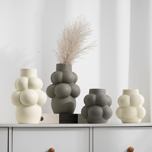 Vase en céramique Nordic Flower Bud pour arrangement floral, pièce d'exposition artistique haut de gamme, décoration intérieure de luxe léger et doux - Product Image 3
