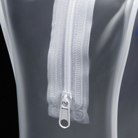 Sac plastique portable en pvc givré personnalisé, sac cadeau, sac de rangement cosmétique à fermeture éclair translucide