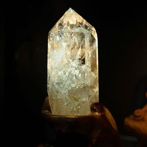 Cột pha lê trắng tự nhiên Chalcopyrite Pha lê lăng trụ lục giác Xu hướng thời trang Phong cách linh vật Trang trí nhà cửa Món đồ trang trí - Product Image 4