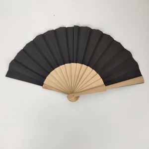 Éventail en bois personnalisé imprimé et gravé, pliable en bambou, portable, en tissu, décoration d'intérieur pour mariages et événements - Product Image 4