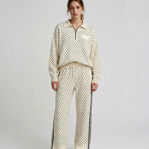 Ensemble de survêtement sportif pour femme à pois, haut à col roulé à manches longues avec fermeture éclair et pantalon à cordon de serrage, léger - Product Image 1