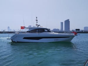 Nouveau Yacht de Luxe 2025 de 14,2 m en Fibre de Verre, Vitesse Sportive, avec Moteur Inboard/Outboard pour Croisière Panoramique, Pêche et Divertissement - Product Image 4