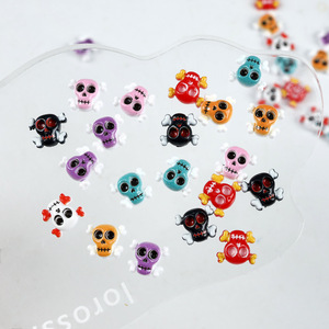 20 Breloques Mixtes en Résine pour Ongles, Motifs Halloween Mignons et Amusants, Mini Crânes Colorés pour Décoration DIY d'Ongles, Vente en Gros - Product Image 4