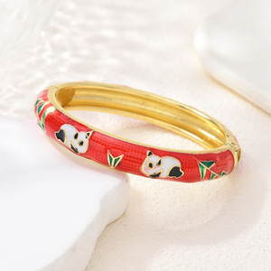 <span class=keywords><strong>Bracciale</strong></span> Panda di Chengdu, Sichuan, Gioiello per Bambini in Smalto Retrò, Braccialetto Aperto alla Moda, Bestseller da Luoghi Panoramici - Product Image 6