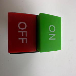 Machine de nettoyage de voiture portable rouge et verte, étanche, avec lumière LED intégrée, interrupteur en forme de bateau à quatre broches, conçue pour les enfants - Product Image 3