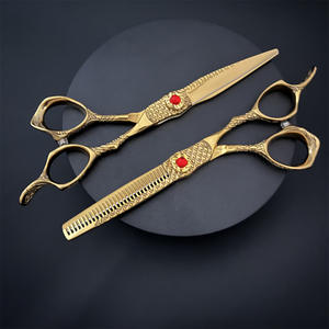 กรรไกรตัดผมสีทอง 6 นิ้ว กรรไกรซอยผมใบมีดมาตรฐาน สำหรับคนถนัดขวา ใช้สำหรับงานเสริมสวย ด้ามจับประดับอัญมณีสีแดง - Product Image 5