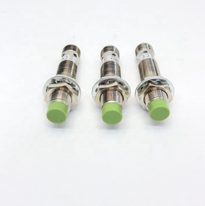 Sensor de proximidad inductivo circular tipo NO NC de 4 mm, montaje no empotrado, IP67 - Product Image 1