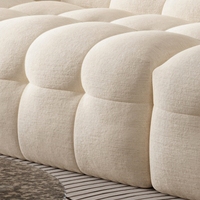 Cremefarbenes, ausziehbares, günstiges, modernes, minimalistisches, quadratisches Wildleder-Stoffsofa für kleine Wohnungen und Hotels