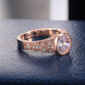 Anello Unisex a Croce Cava Avvolgente 3D per Dito Indice, Gioielli alla Moda all'Ingrosso - Product Image 2