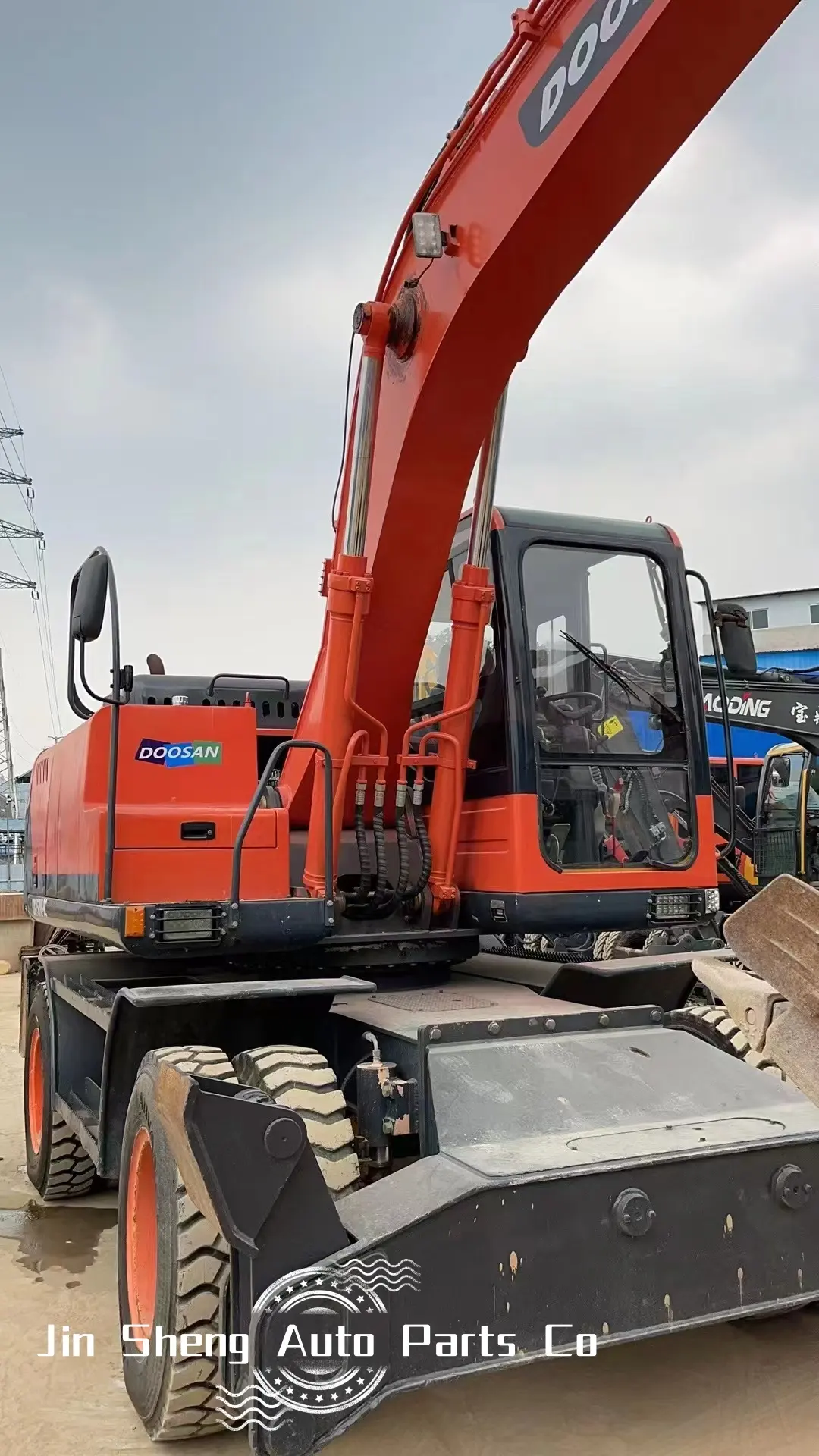 他の建設機械を販売する15Ton掘削機ホイール掘削機Doosan DX150W-9C掘削機