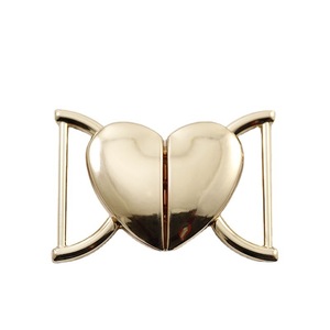 Dernier design <span class=keywords><strong>Boucle</strong></span> <span class=keywords><strong>de</strong></span> <span class=keywords><strong>ceinture</strong></span> <span class=keywords><strong>fantaisie</strong></span> en forme <span class=keywords><strong>de</strong></span> cœur en métal Interlock Fermeture à l'avant pour accessoires <span class=keywords><strong>de</strong></span> maillots <span class=keywords><strong>de</strong></span> bain/manteaux <span class=keywords><strong>Boucle</strong></span> en métal - Product Image 1