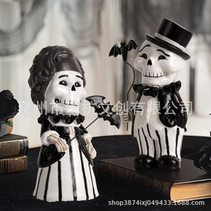 Ornement en résine de couple de squelettes d'Halloween avec chauve-souris, décoration intérieure pour entrée de maison, meuble TV, cadeau - Product Image 1