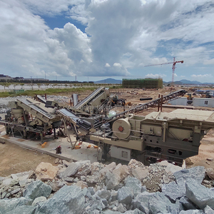 Concasseur à mâchoires mobile sur chenilles pour le concassage de roches dures |   Installation de concassage sur chenilles robuste |   Usine <span class=keywords><strong>Zenith</strong></span> - Product Image 2