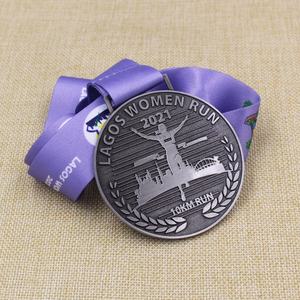 Bon marché personnalisé Antique Silver Lagos Femmes 10KM Run Challenge Finisher <span class=keywords><strong>Médaille</strong></span> avec ruban - Product Image 4