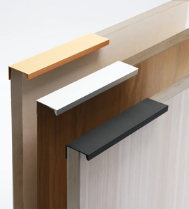 Poignées de meuble dissimulées en laiton, poignées de tiroir contemporaines pour armoires de cuisine, boutons de porte de meuble pour sous-sol - Product Image 1