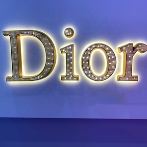 工厂制造的黄金商店字母名称商店标志打孔整个发光二极管字母标志发光标牌 - Product Image 1