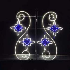 Lampes de poteau 2D faciles à installer, résistantes aux intempéries, décorations de Noël pour une ambiance festive durable dans les rues - Product Image 1