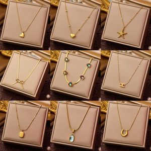 <span class=keywords><strong>Collana</strong></span> alla Moda in Acciaio Inossidabile Placcato Oro 18K <span class=keywords><strong>con</strong></span> Ciondolo a Forma <span class=keywords><strong>di</strong></span> <span class=keywords><strong>Fiocco</strong></span>, Luna e Farfalla - Product Image 2