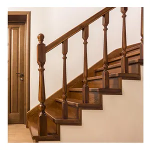 Balaustres de madera de roble, escaleras de barandilla de madera europea