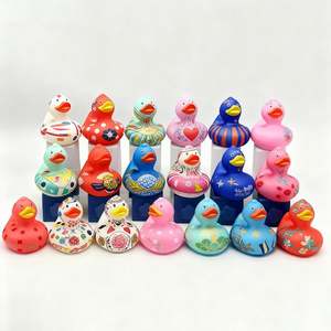 Juguete Promocional Personalizado, Patito de Goma de PVC Impreso en Masa, 9 Centímetros, Juguete de Baño con Diseño de Patrón - Product Image 1