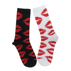 <span class=keywords><strong>2021</strong></span> calcetines de algodón Cool Street Crew a la moda para <span class=keywords><strong>hombre</strong></span>, tubo largo de estilo europeo americano con estampado de letras personalizado para <span class=keywords><strong>primavera</strong></span> Yiwu - Product Image 1