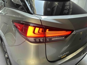<span class=keywords><strong>Lexus</strong></span> RX300 2020 Facelift 4WD, SUV Usado Elegante, Asientos de Cuero, Faros LED, <span class=keywords><strong>Auto</strong></span> de Lujo Mediano - Product Image 3
