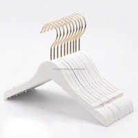 Cintre de Luxe en Bois à Pinces Antidérapant pour Boutique, Cintre à Vêtements Blanc en Bois avec Logo Personnalisé Gratuit pour Magasin de Vêtements