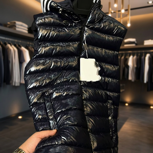 Gilet matelassé décontracté en laine pour homme grande taille, coupe-vent, confortable, élégant, avec rembourrage en micro-gel, col en V, fermeture éclair courte - Product Image 3