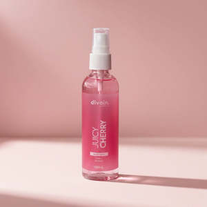 Divain Juicy Cherry Body Mist 100ml Profumo Ciliegia e Mandorla Formato da Viaggio - Product Image 2