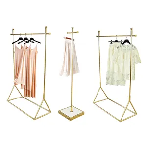 इनडोर कपड़े बुटीक प्रदर्शन परिधान धातु सोने कपड़ों की दुकान प्रदर्शन रैक के लिए महिलाओं दुकान