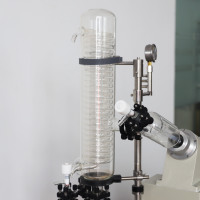 Lab1st Evaporateur rotatif 5L fabriqué en Chine avec refroidisseur et pompe à vide